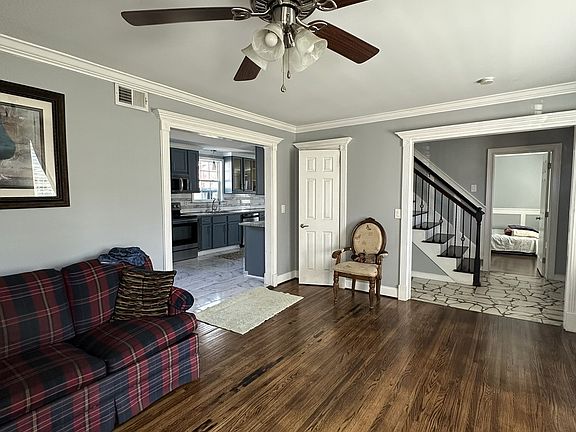 2nd image of 460 Owendale Dr
