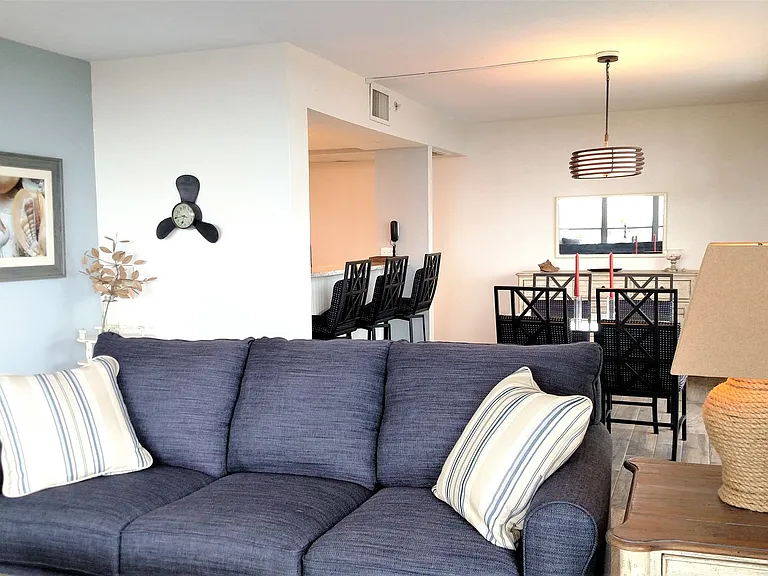 627 Alhambra Rd #702 — Photo 7