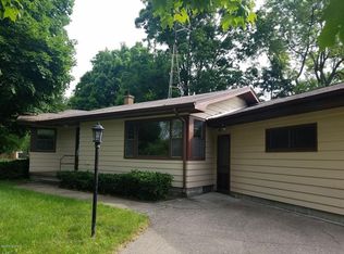 505 Eloise Dr, Benton Harbor, MI 49022