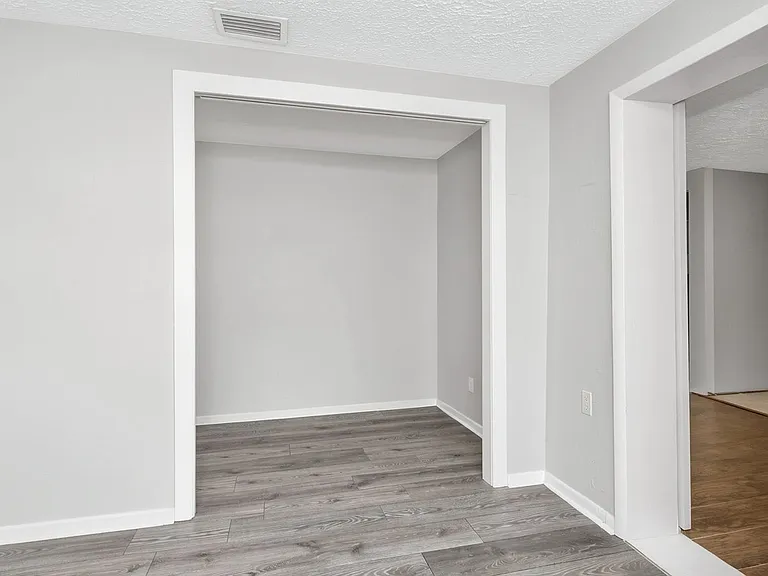 4301 W Arch St — Photo 22