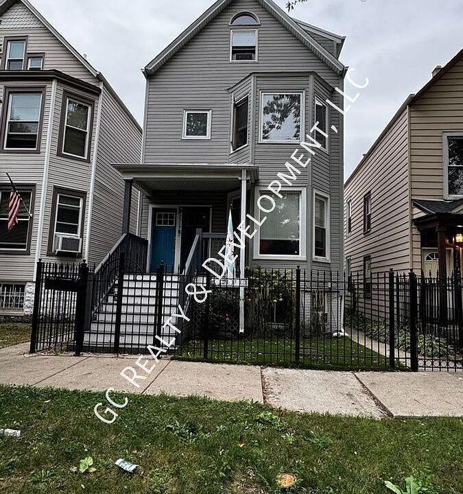 1st image of 2717 N Hamlin Ave #G