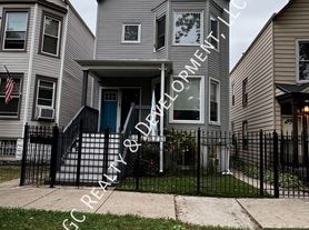 2717 N Hamlin Ave, Chicago, IL