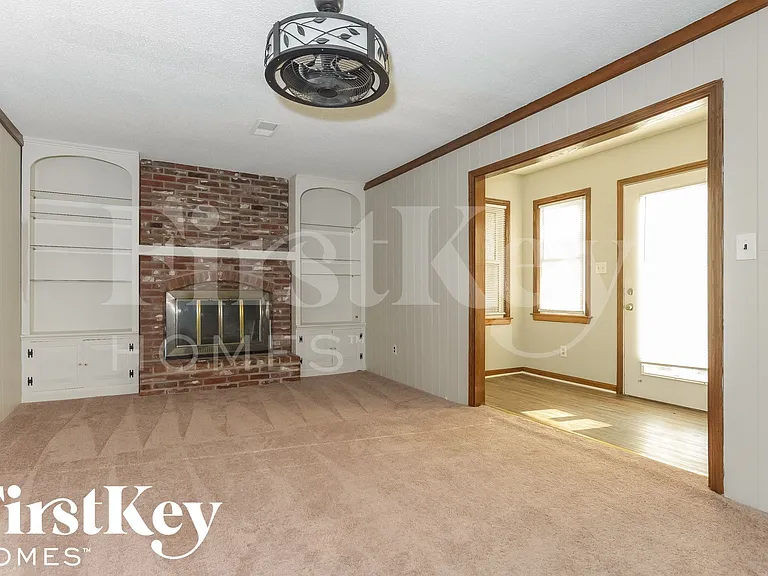 5817 N Indiana Ave — Photo 7