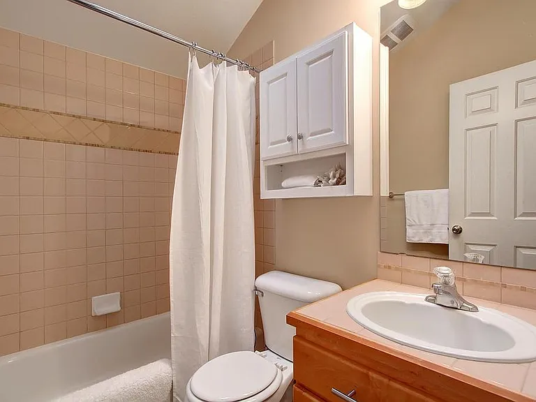 9501 Roosevelt Way NE #C — Photo 16