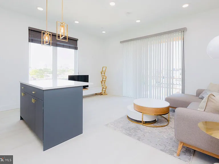 520 S Caroline St #202 — Photo 4