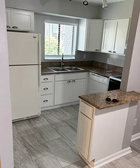 105 Springwood Cir #105-B — Photo 3