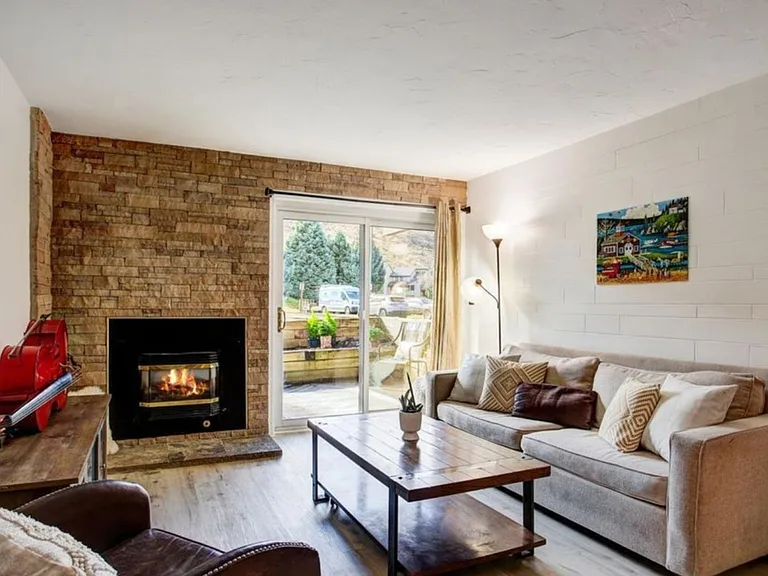 1061 W Beaver Creek Blvd #H101 — Photo 3