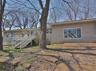 275 S 4th St, Mammoth Spring, AR 72554