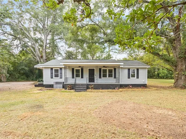 284 Eiland Rd, Smiths Station, AL 36877