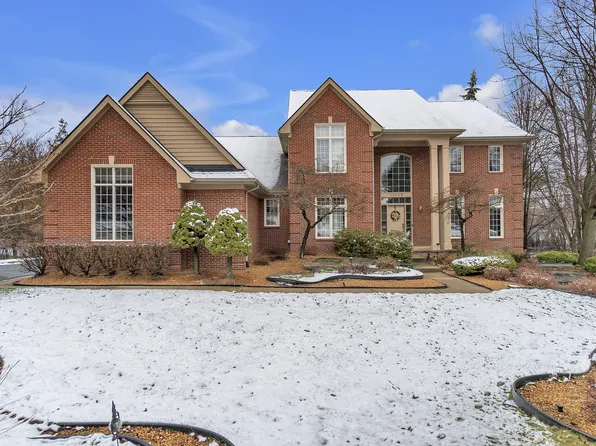 22098 Worcester Dr, Novi, MI 48374