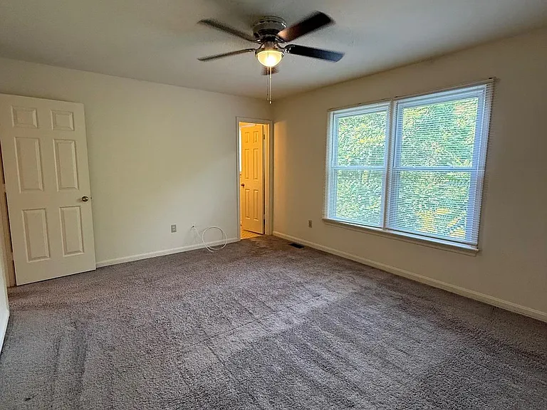 900 Dewberry Dr — Photo 10