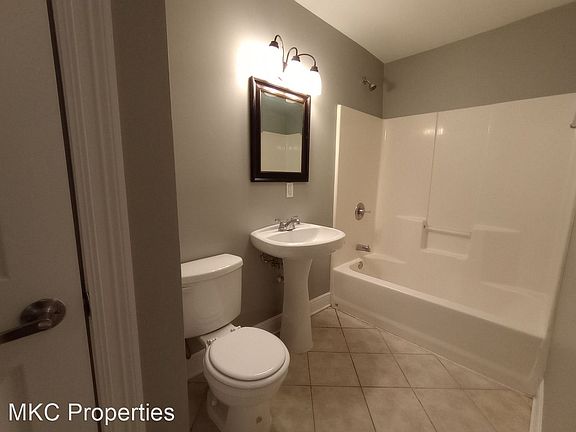 4th image of 724 Louisa St Unit 15