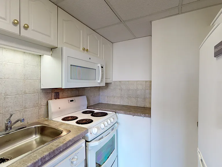 341 Maclaren St — Photo 39