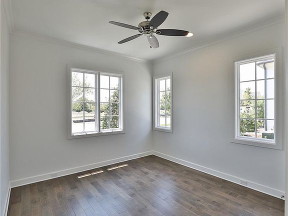 3rd image of 5408 Huntly Dr