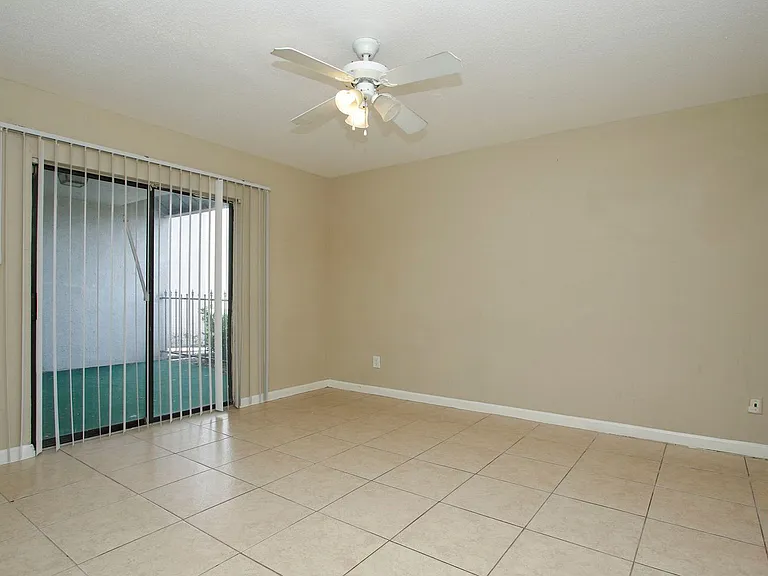 2822 S Bartell Dr #H6 — Photo 18