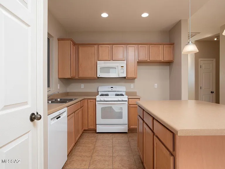 12073 W Hailey Ln — Photo 3