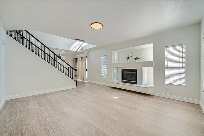 4 bed, 1621 sqft, $2,425 — Photo 4