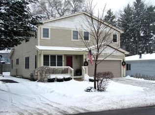 318 Hickory St, Mundelein, IL 60060
