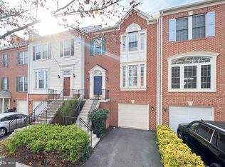 42993 Golf View Dr, Chantilly, VA