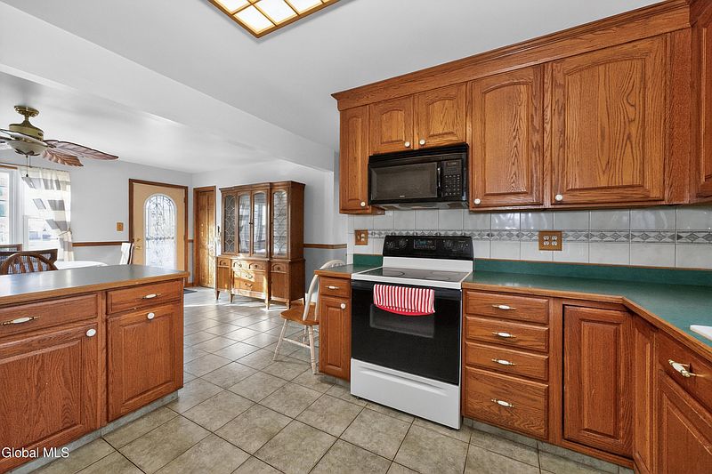 4th image of 1038 Dudley Road