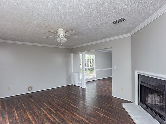 4th image of 1156 N Burbank Dr
