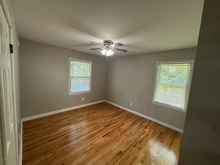 3587 Crestwyn Dr — Photo 14