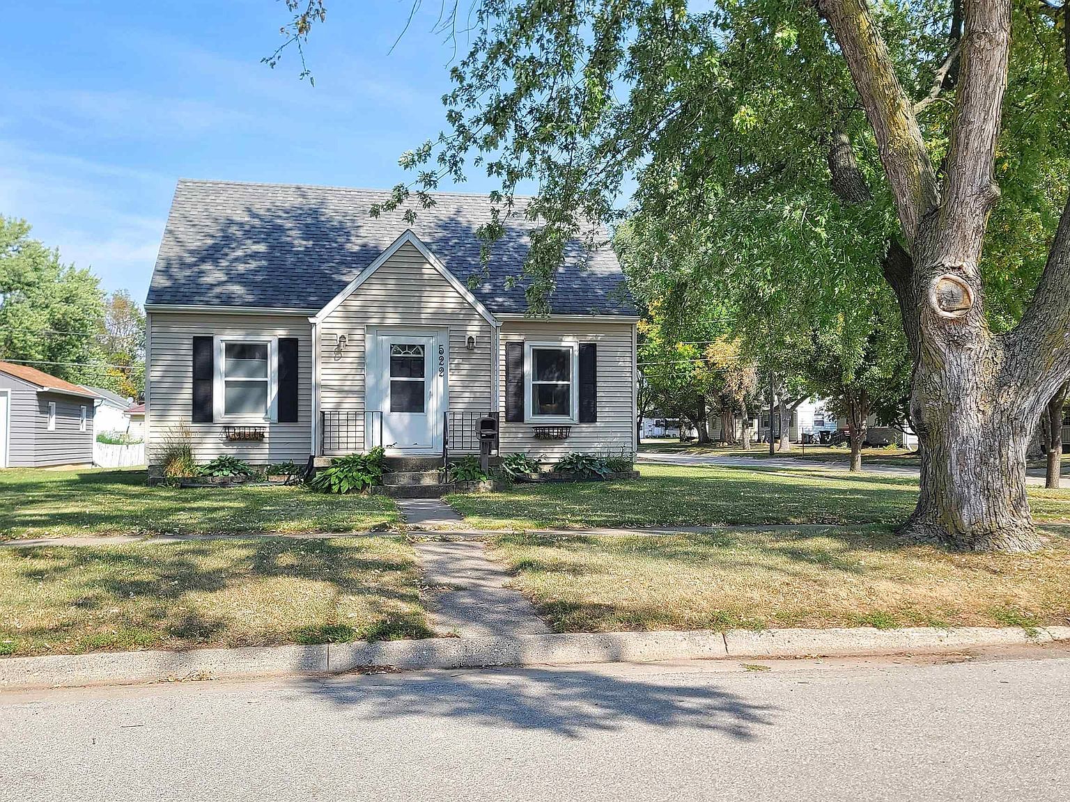 522 Jefferies St, Cherokee, IA 51012 Zillow