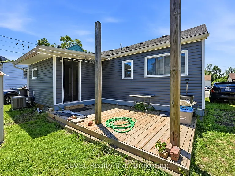 9 McNaughton Rd — Photo 17