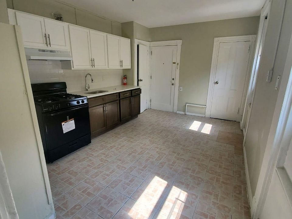 1st image of 172 N 14th St #1L