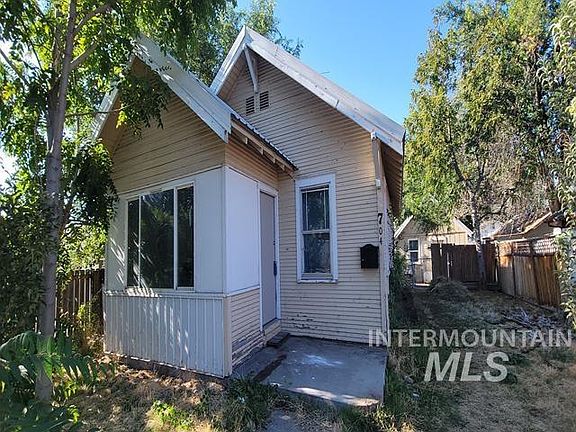 2nd image of 704 E Grove Ave