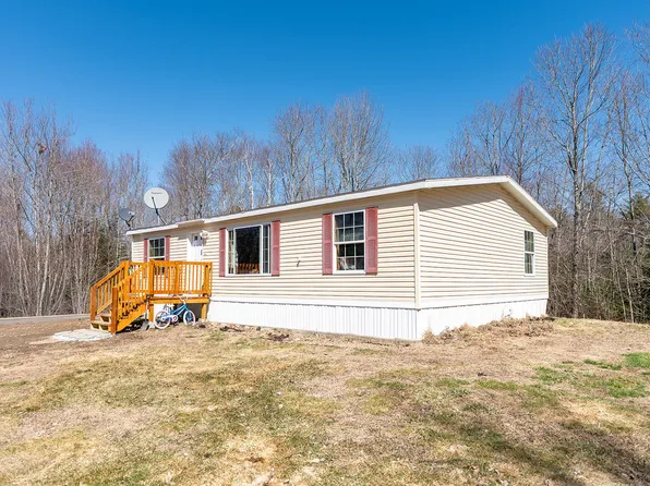 27 Saints Way, Windsor, ME 04363
