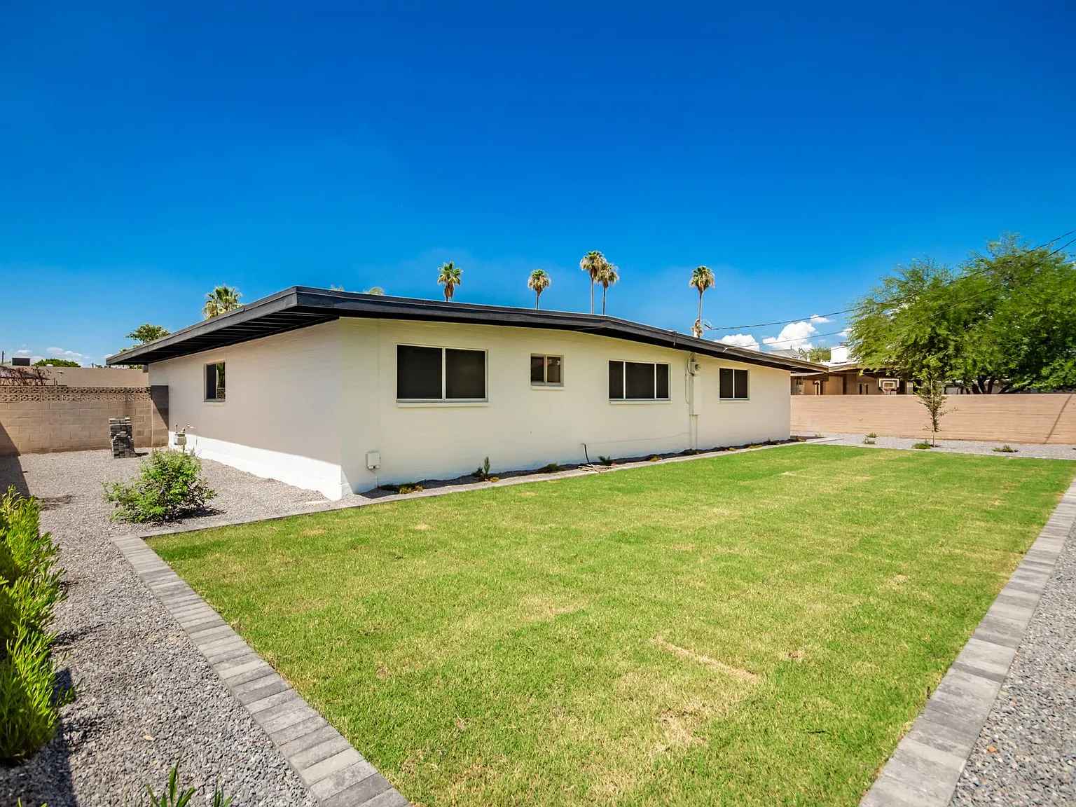 4 bed, 2086 sqft, $3,795 — Photo 2