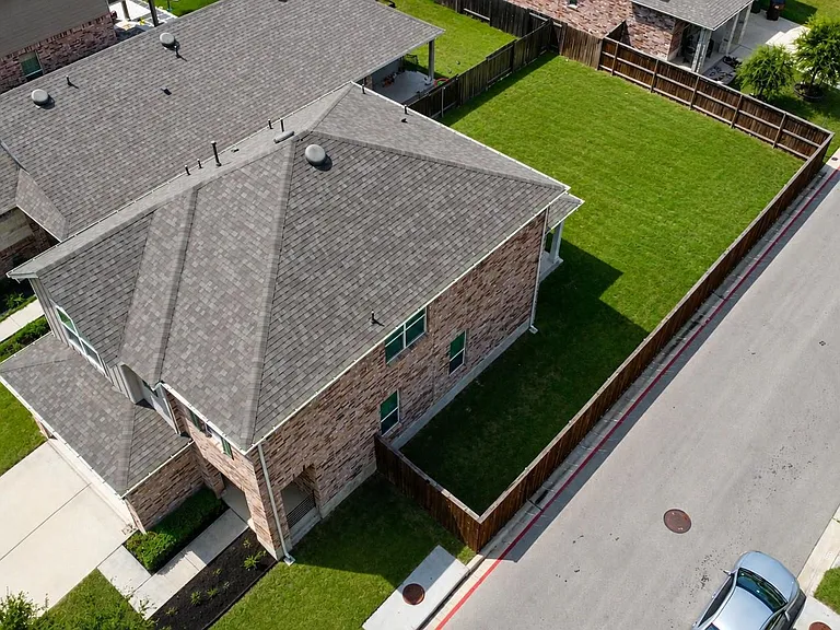 521 Lady Swiss Ln — Photo 21