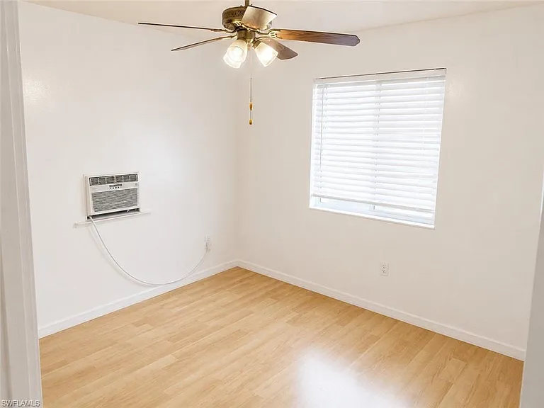 446 San Bernardino St — Photo 11