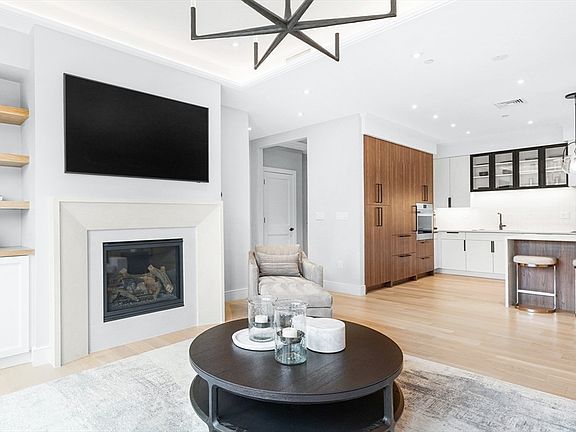 4th image of 148 Weston Rd #304