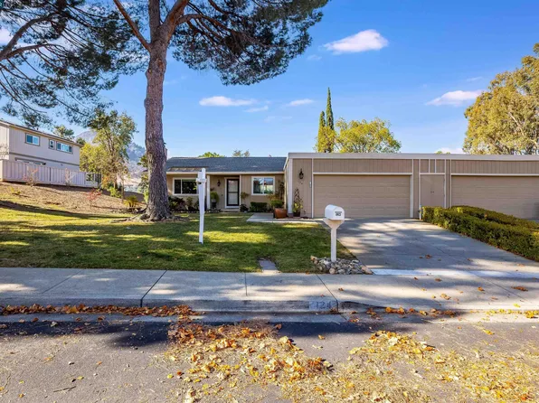 124 Mount Etna Dr, Clayton, CA 94517