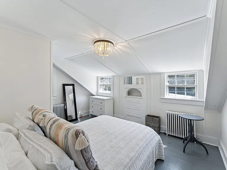 35 Sheppard St — Photo 12
