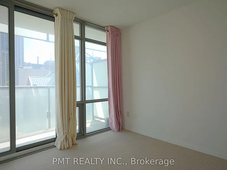 38 Grenville St #1607 — Photo 15