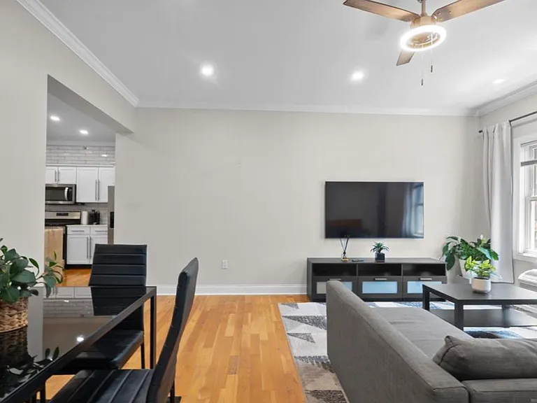 5501 Hudson Ave #407 — Photo 7