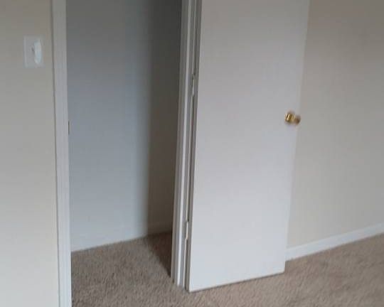 5th image of 522 Yvonne Dr
