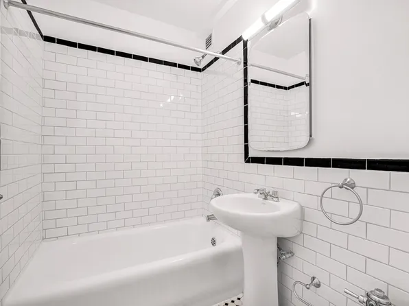 307 East 44th Street image 1 of 24