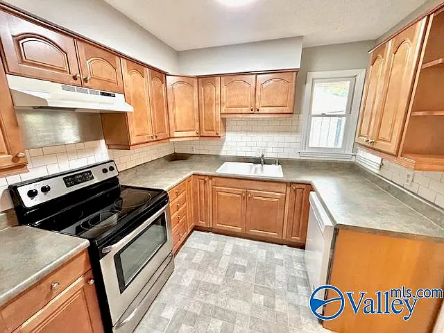 119 Crescent Cir #119 — Photo 12