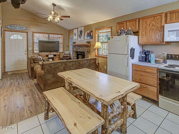 4th image of 216 Whaley Dr