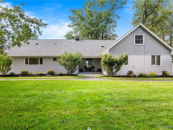 2 Nashua Ct, Lancaster, NY 14086