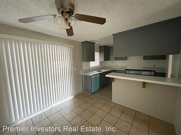 5th image of 3241 Jackson Ave