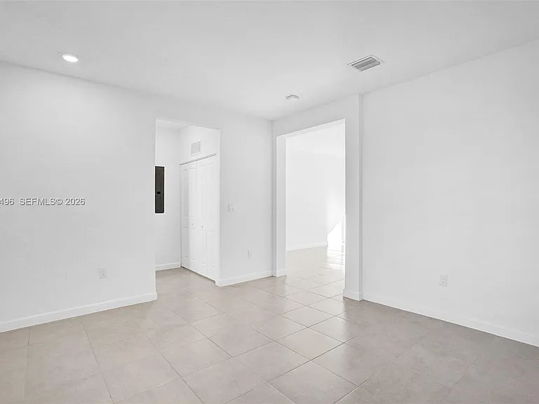 2542 SE 29th St #2542 — Photo 9