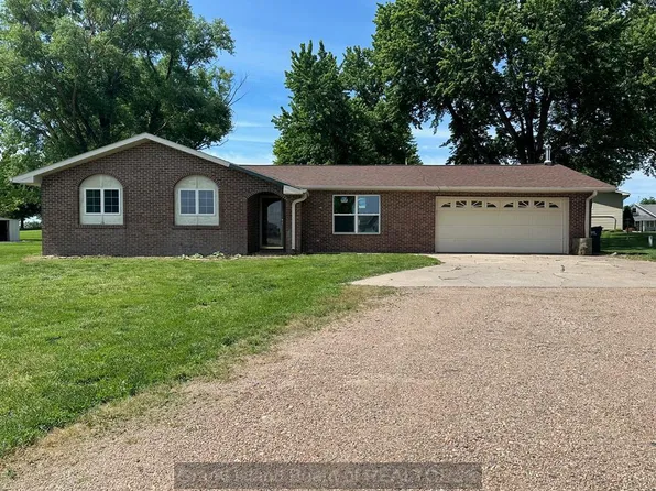 606 Oasis Pl, Cairo, NE 68824