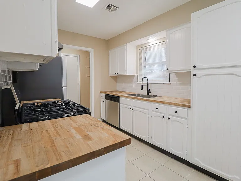 3012 S Ash Ct — Photo 14