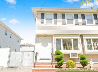 31 Ray St, Staten Island, NY 10312