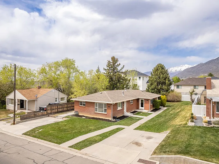 367 Grove Creek Dr — Photo 10